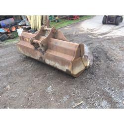 Grading bucket for 20 ton