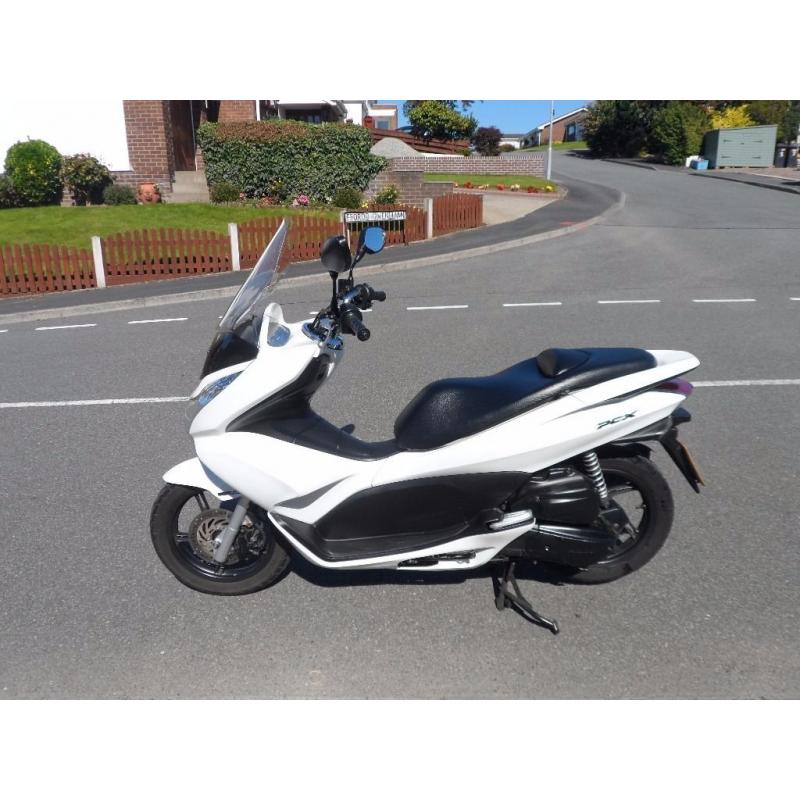 2011 Honda PCX 125 Scooter White