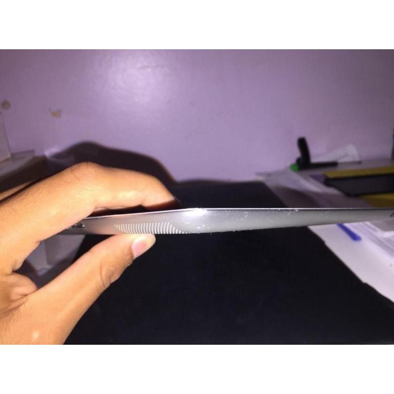 APPLE IPAD 2 - 16GB - WIFI ONLY - WHITE AND SILVER FOR SALE - GREAT CONDITION