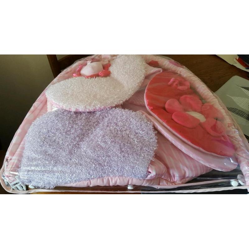 Red kite pink petal play gym