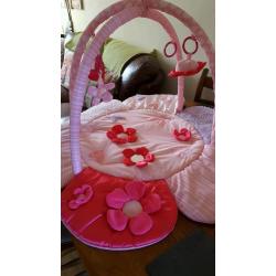 Red kite pink petal play gym