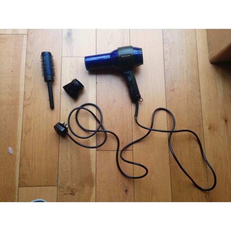 Hair Dryer. Revlon. Perfect condition, hot and cold settings = 10