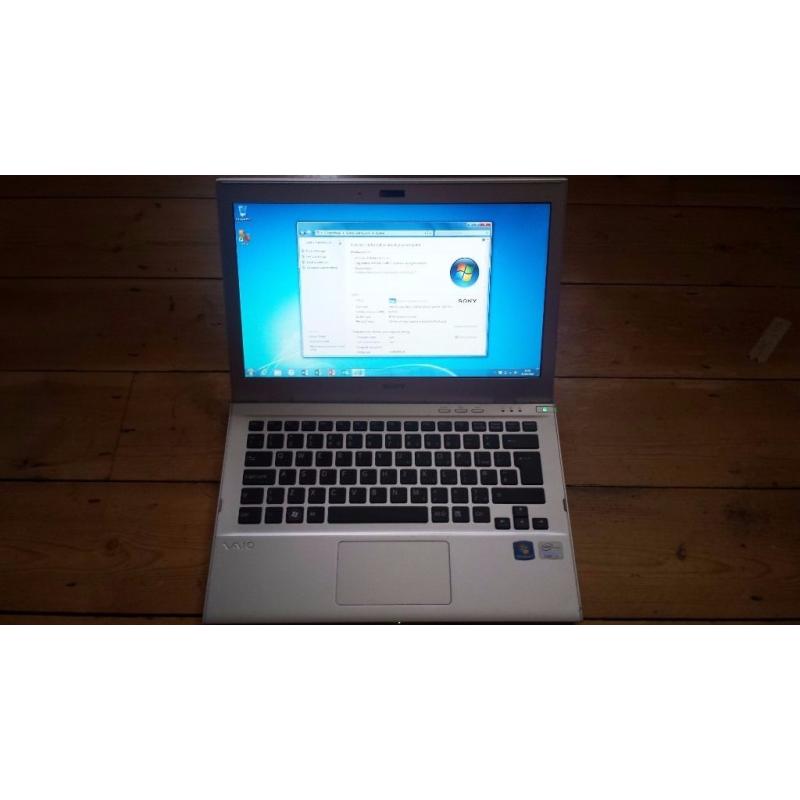 Sony Vaio SVT1311B4E laptop 500gb hd and SSD hd with 6gb ram Intel core i3 - 2nd generation cpu