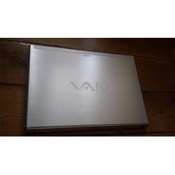 Sony Vaio SVT1311B4E laptop 500gb hd and SSD hd with 6gb ram Intel core i3 - 2nd generation cpu