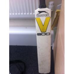 Slazenger V800 Panther Cricket Bat