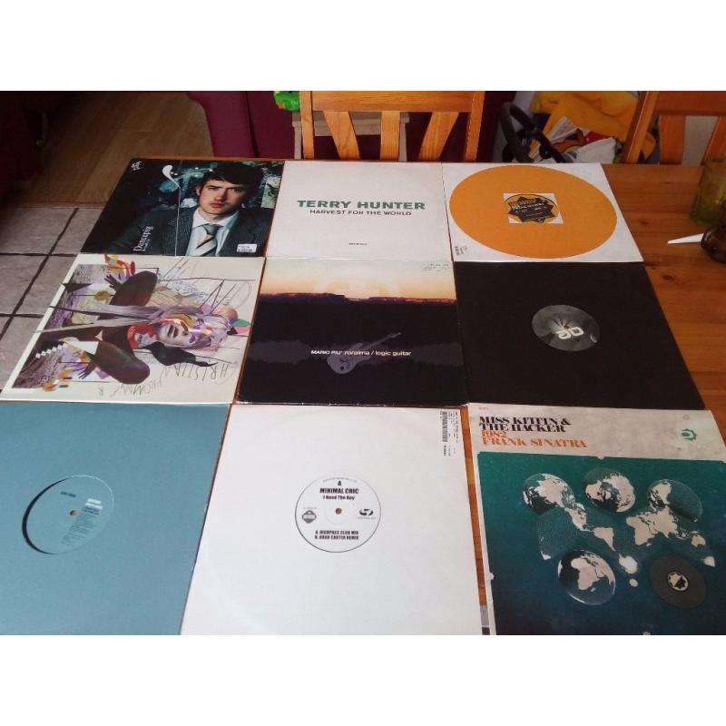 approx 1600x vinyl dj records / 2x solid meta case /1x dj record bag /all cool titles/ trance, dance