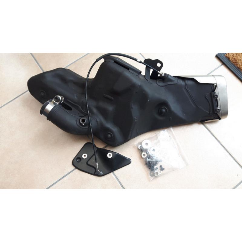 BRAND NEW complete original exhaust for the CBR 1000RR 2008/9 model.