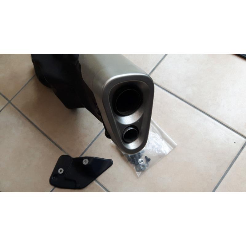 BRAND NEW complete original exhaust for the CBR 1000RR 2008/9 model.