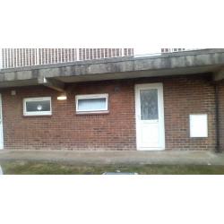 1 bedroom studio ground floor flat