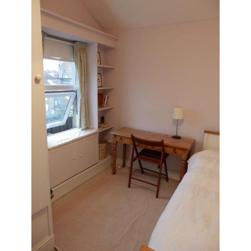 Single room to rent in family home just off North Street SOUTHVILLE