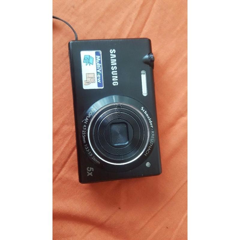 Samsung mv800 selfie digital camera with 16.1 megapixels with 5x zoom, used