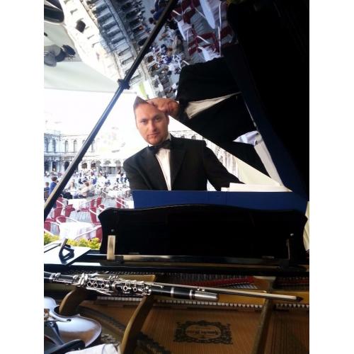Pianist for weddings and events
