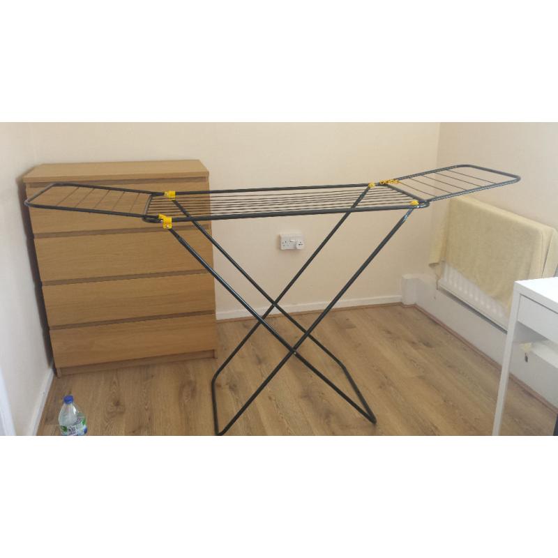 Foldable drying rack