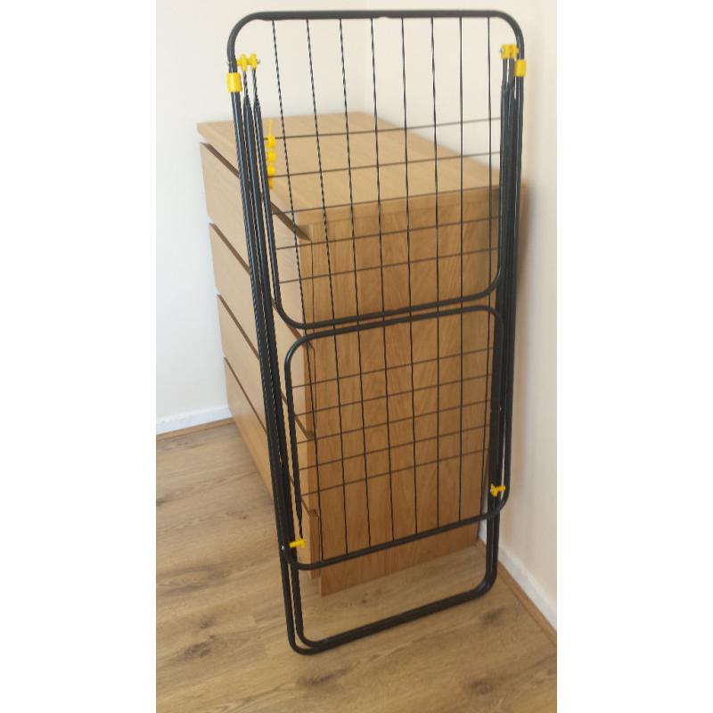 Foldable drying rack