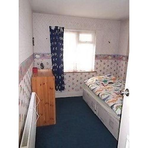 THREE ROOMS AVAILABLE INCLUDING BILLS