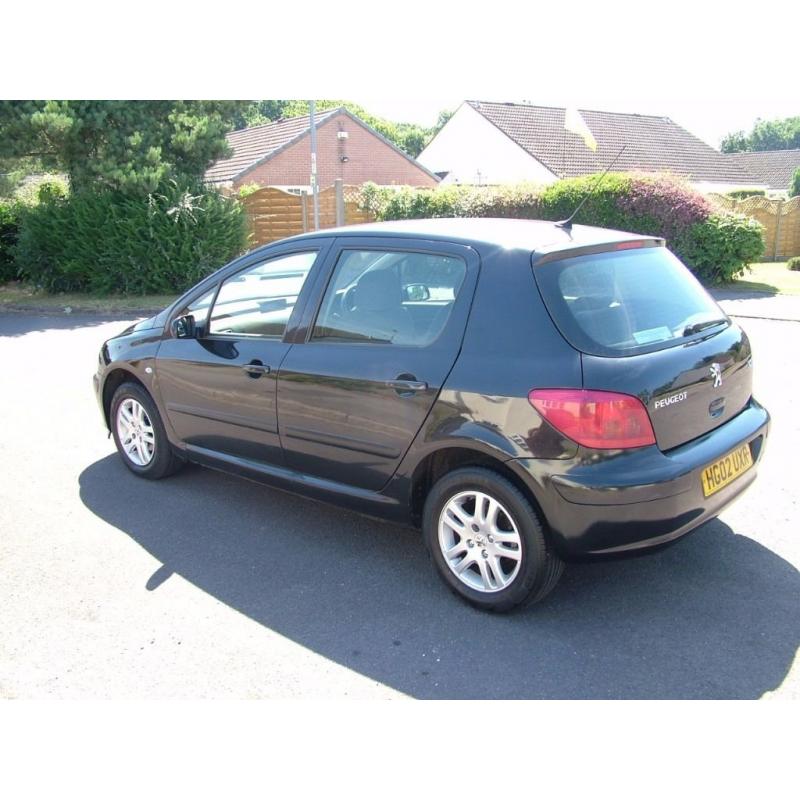 Peugeot 307 1.4 LX 5dr Hatchback.
