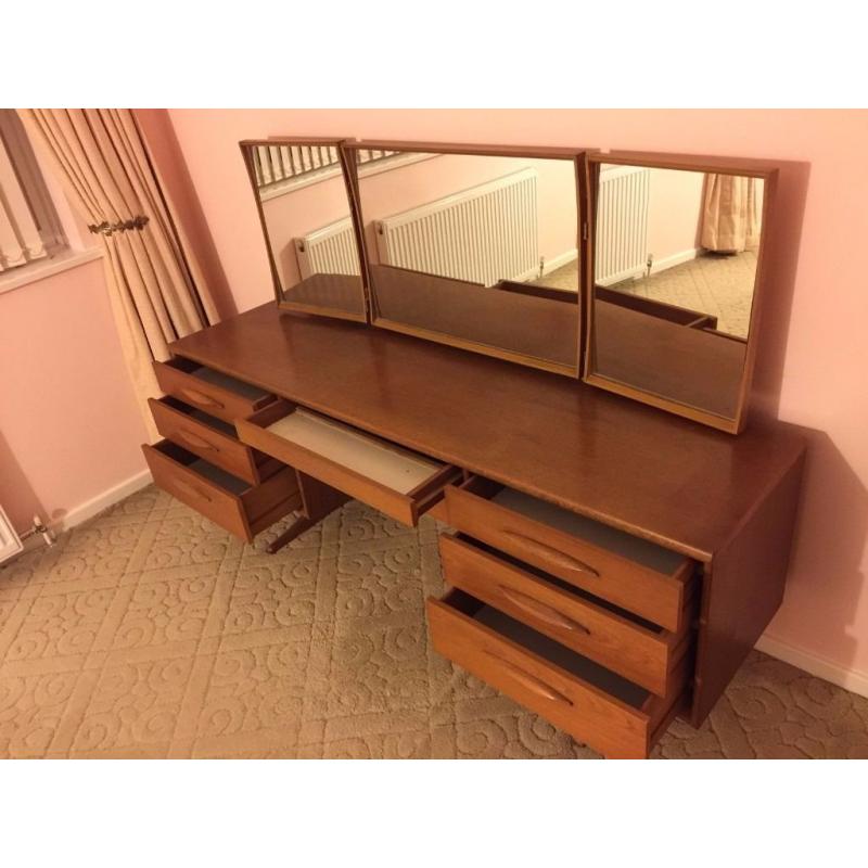 1970's vintage retro dressing table
