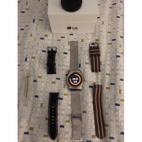 LG Watch Urbane with additional straps