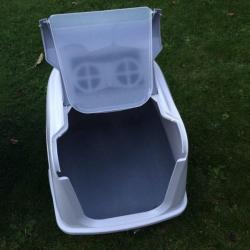 Cat litter tray