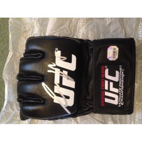 SIGNED SPORTS MEMORABILLIA SIGNED CONNOR NOTORIOUS MCGREGOR UFC GLOVE