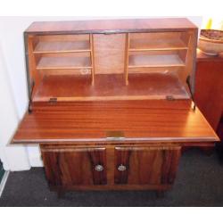 Art Decco WALNUT BUREAU DESK Excellent condition 2 drawers, 2 doors