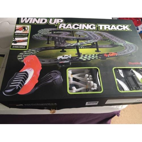 Wind up racing track