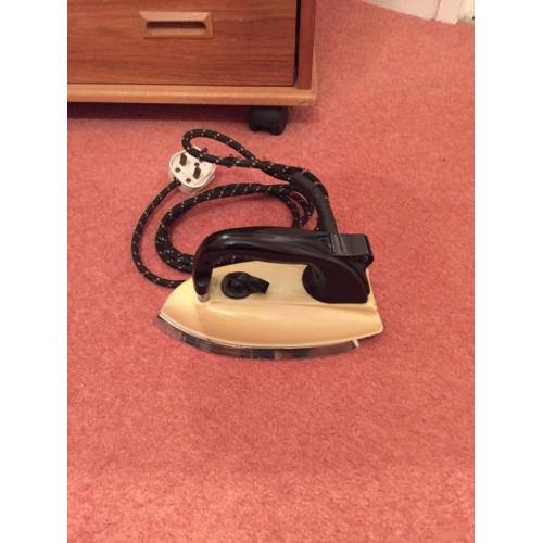 RETRO/VINTAGE IRON