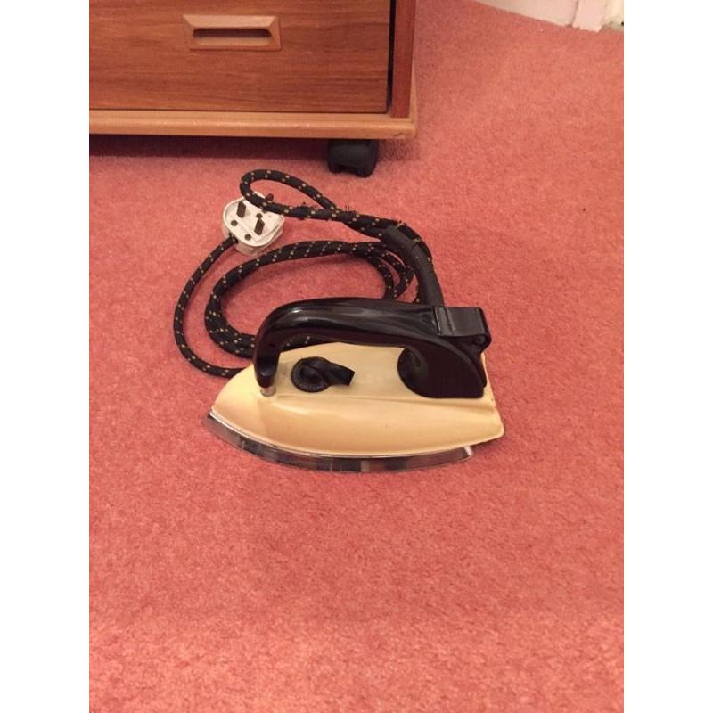 RETRO/VINTAGE IRON