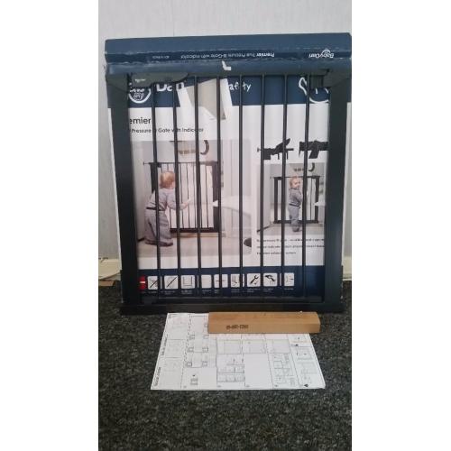 New unused babydan premier true pressure fit gate