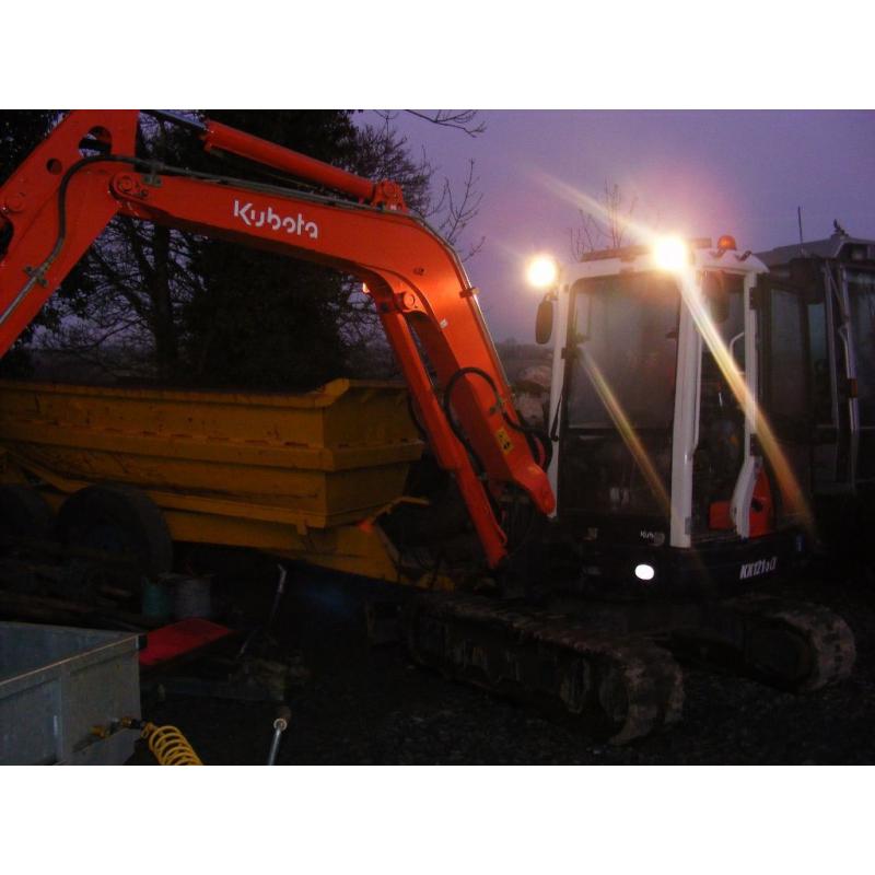 "HIRE" Mini Diggers, 14 Ton Diggers, Dumpers all with drivers also skilled labours Keen rates