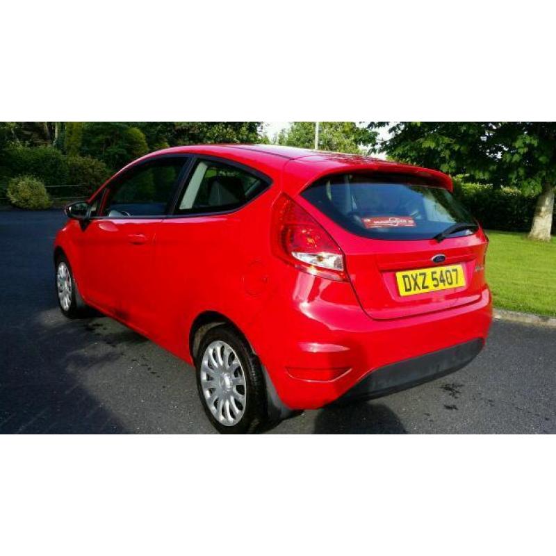 Red ford fiesta 5750ono