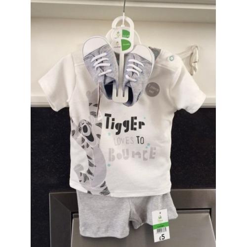 Boys Top Shorts & Shoes Set NEW
