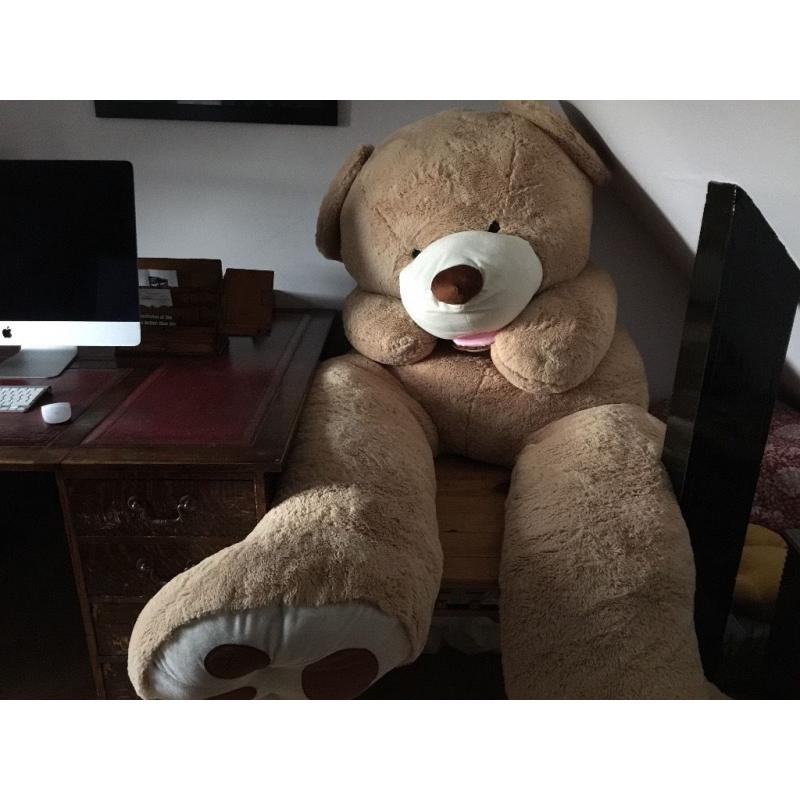 GIANT 8FT BEAR - VCG