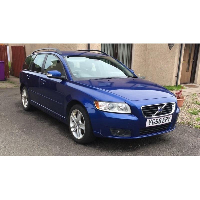 Volvo V50 SE 1.8l petrol low miles only three owners