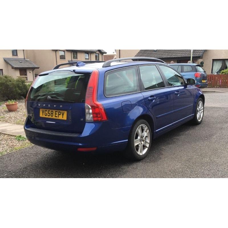 Volvo V50 SE 1.8l petrol low miles only three owners