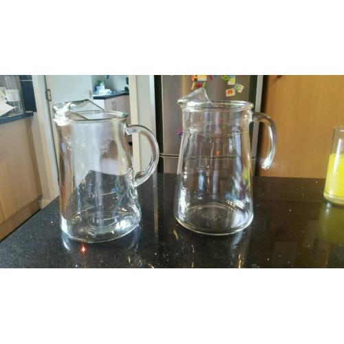 2 x 4 pint pitchers