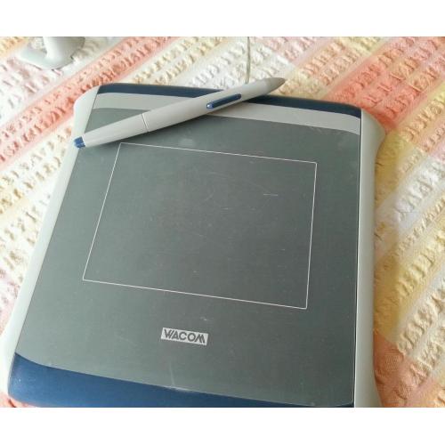 Graphics tablet and pen