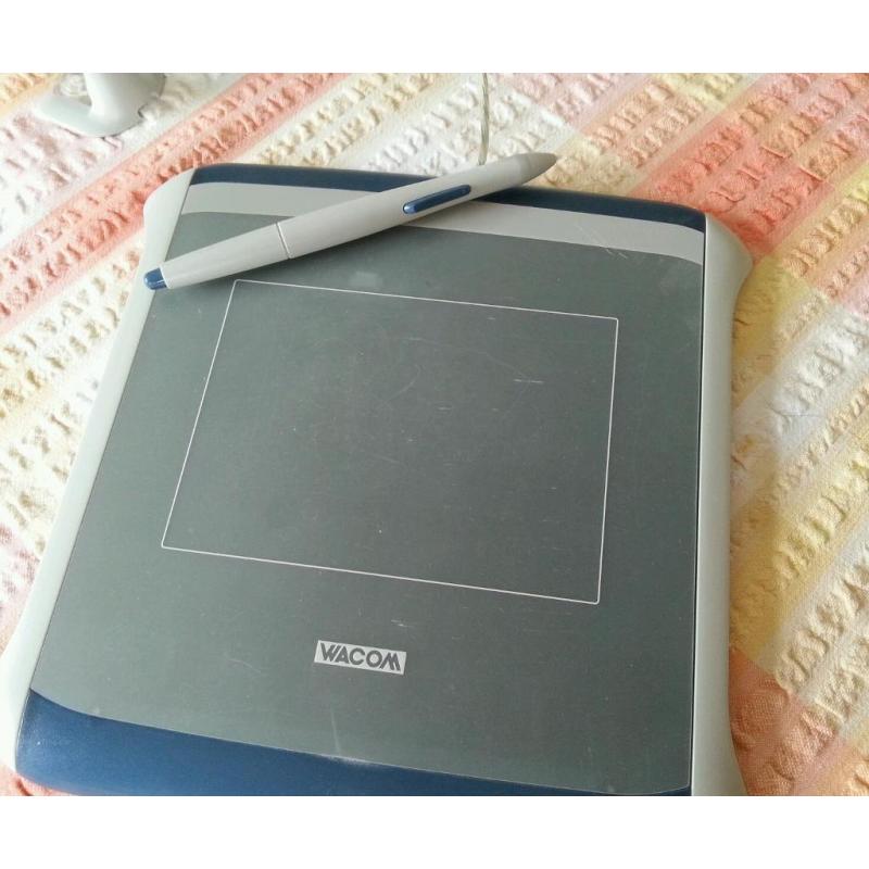 Graphics tablet and pen