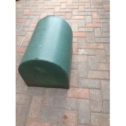 Plastic cat kennel Very Good Condition