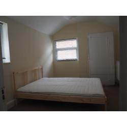 Double Room in 3 Bedroom House.