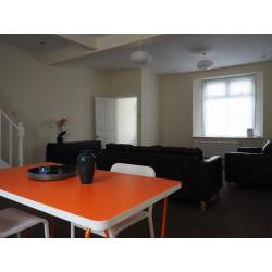 Double Room in 3 Bedroom House.