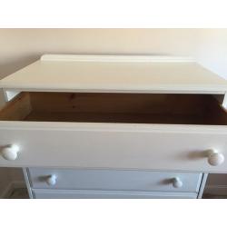 Pine Chest of Drawers