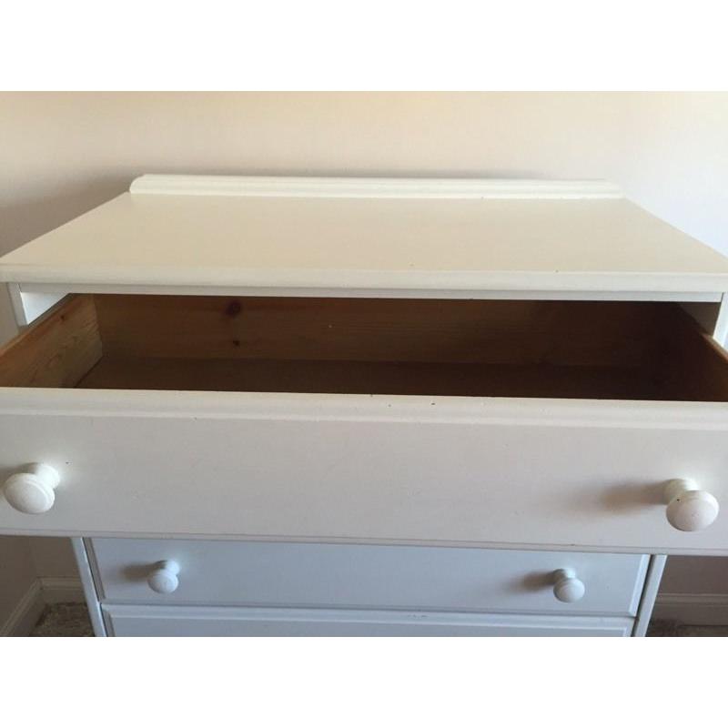Pine Chest of Drawers
