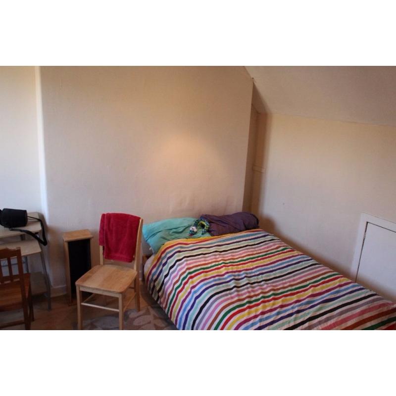 *** Student Double Bedroom - Close to City Centre. close to Napier