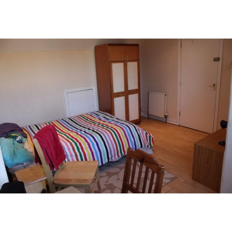 *** Student Double Bedroom - Close to City Centre. close to Napier