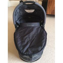 Quinny Dreami Carrycot & accessories: mattress, rain cover, mosquito net, carrycot/car seat adapters