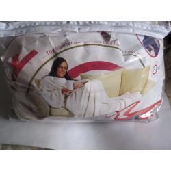 SNUG RUG ADULT POLAR FLEECE - BLANKET WITH SLEEVES PLUS HANDY POUCH POCKETS OPENED BUT UNUSED.