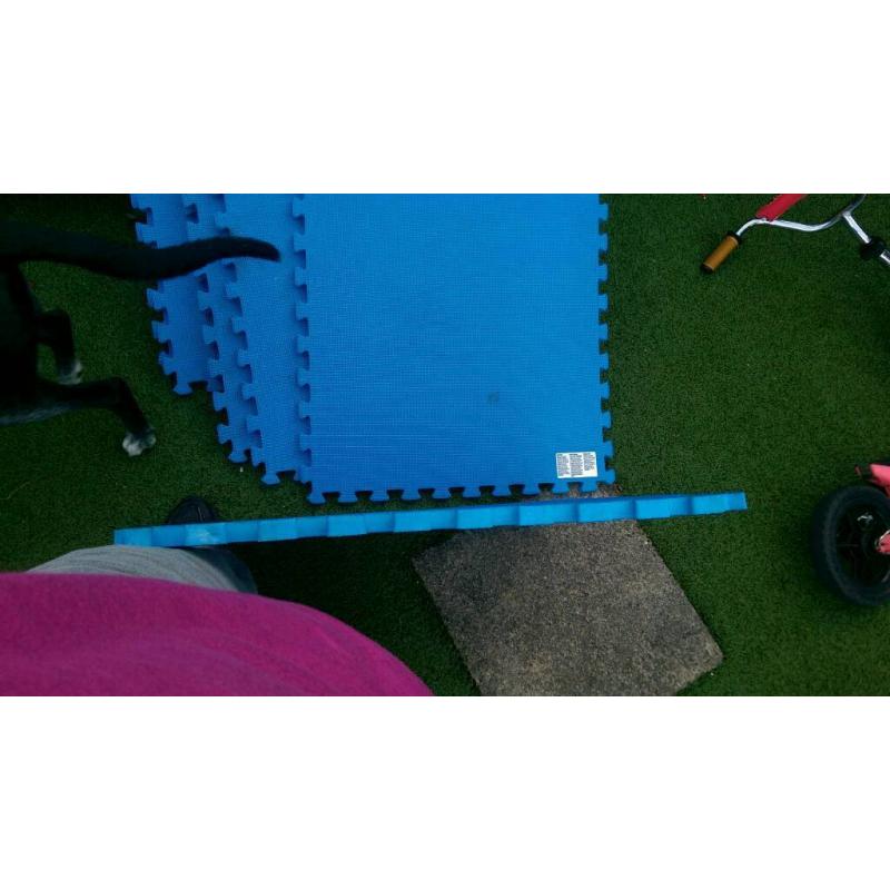 Outdoor play mats. Interlocking.