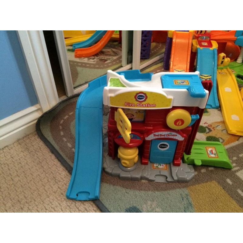 Vetch toot toot and more toy bundle