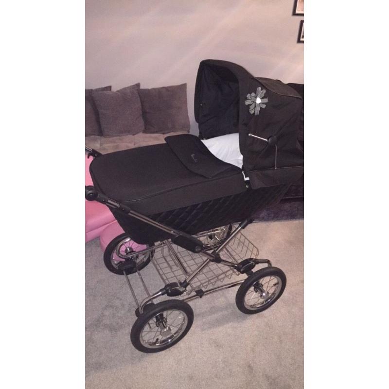 Silver cross pram & car seat with isofix